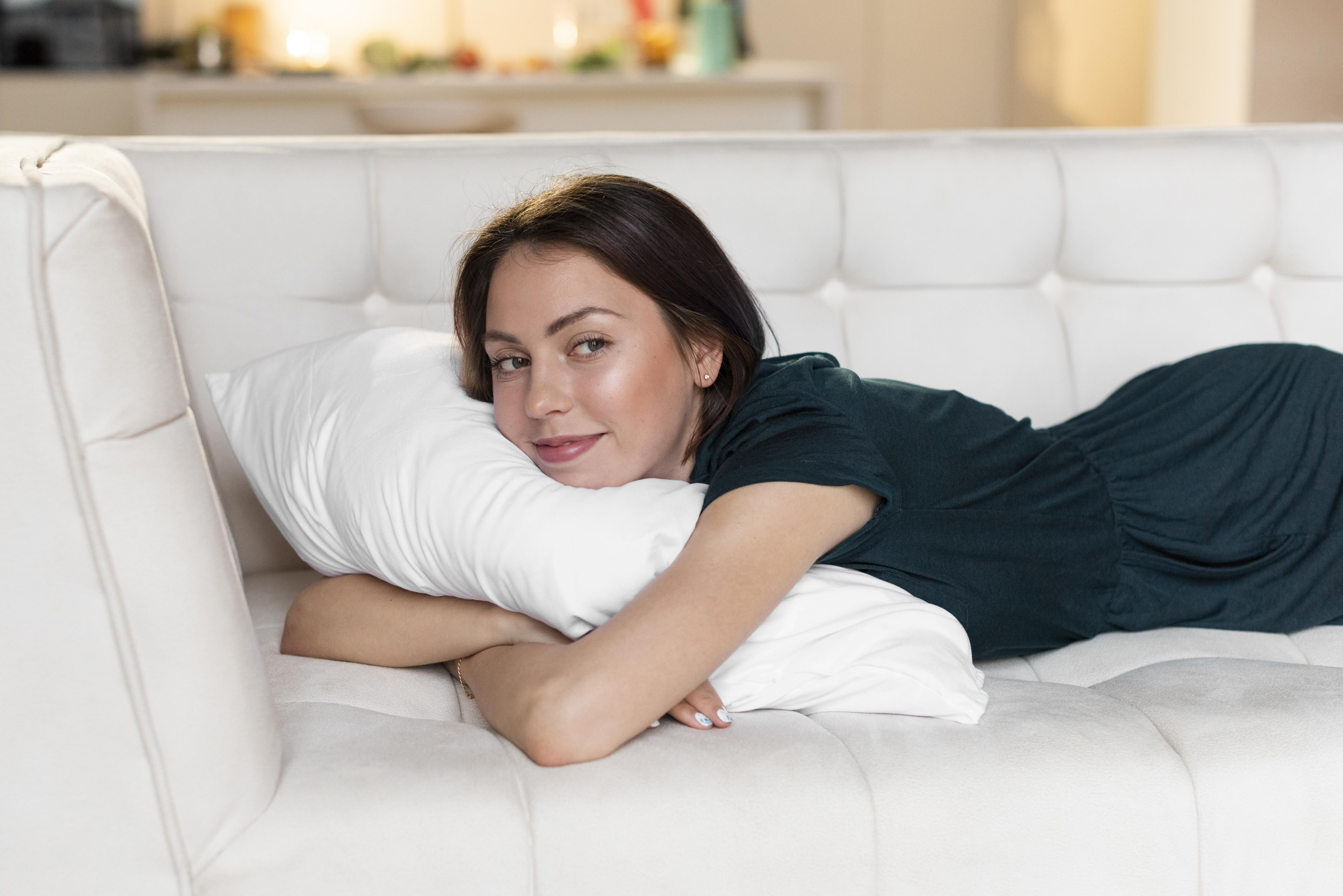 Jak wybrać narożnik do salonu? Praktyczny poradnik krok po kroku